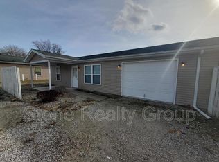 452 S Gilbert St, Clinton, IN 47842