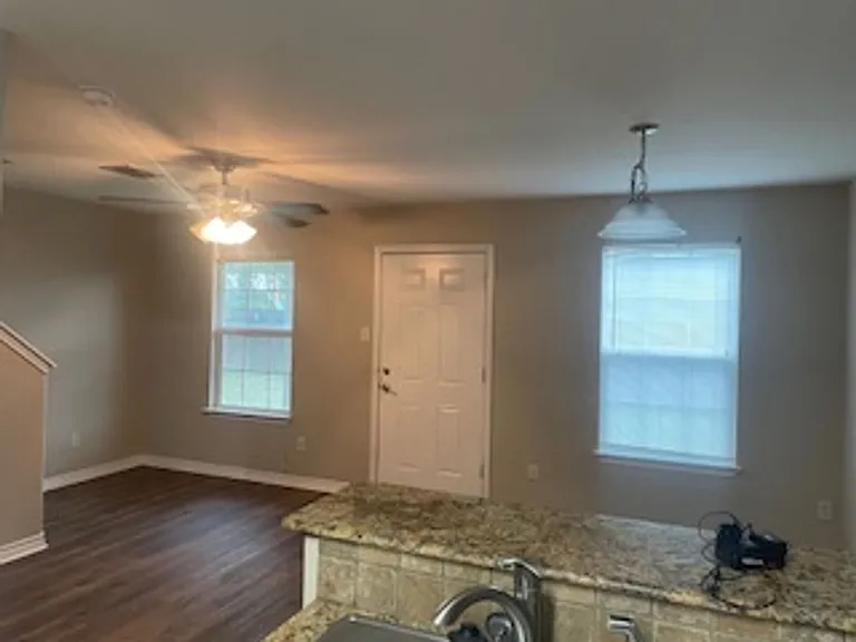 1491 N Columbia St — Photo 2