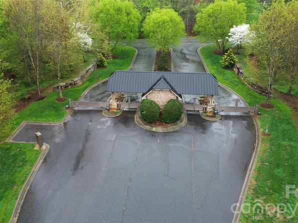 101-107 Table Rock Trce NW, Morganton, NC 28655