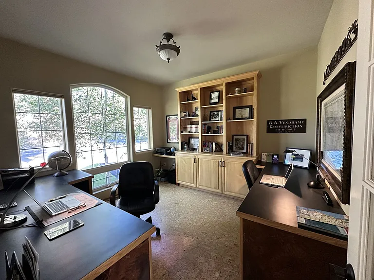 1158 NW Redfield Cir — Photo 4