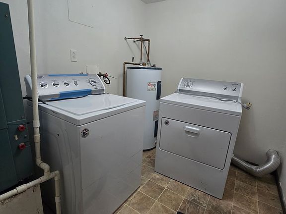 5th image of 117 Albany Dr APT C