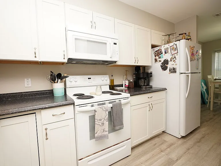 1503 Green Acres Blvd #E — Photo 11