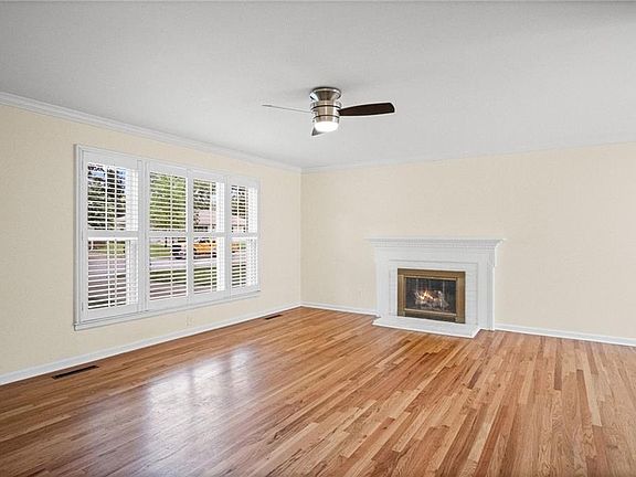 3rd image of 2908 Cheyenne Cir