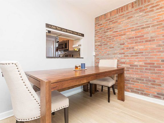 4th image of 1201 Estates Ln #1