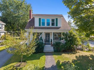 52 Maplewood St, Portland, ME 04103