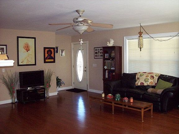 3rd image of 1710 Redfish Dr SE