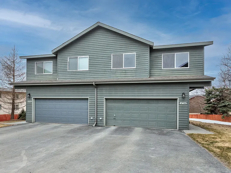 4738 Grumman St — Photo 1