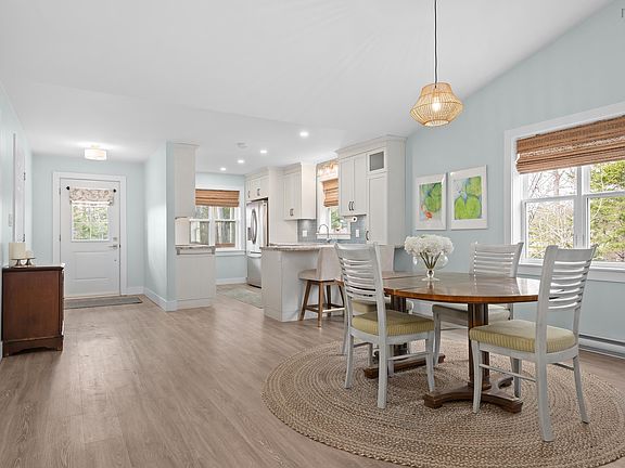 5th image of 41 Wineberry Way