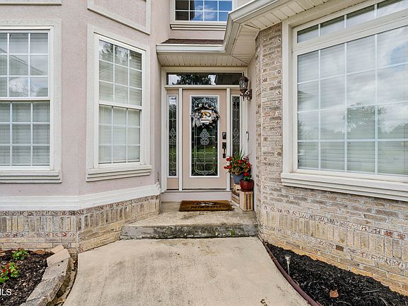 3rd image of 104 Lee Carter Dr