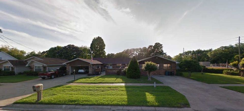 1st image of 728 Dubois Dr