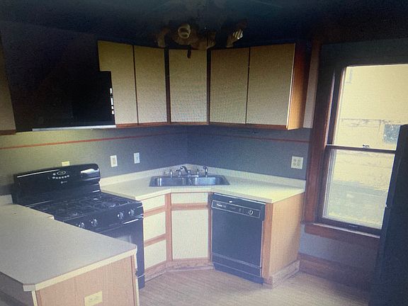 4th image of 3719 W Michigan St