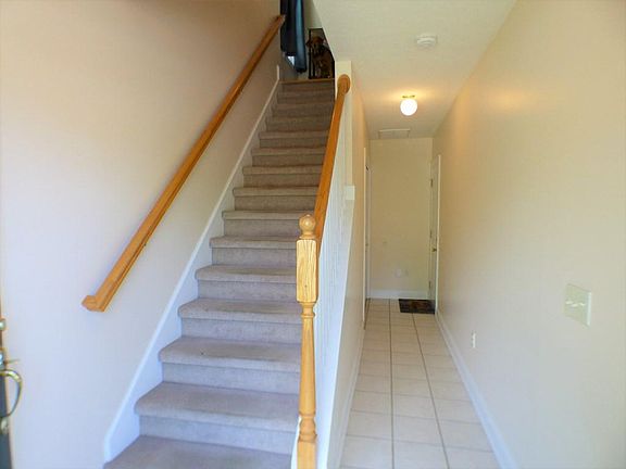 5th image of 105 Blue Leaf Dr