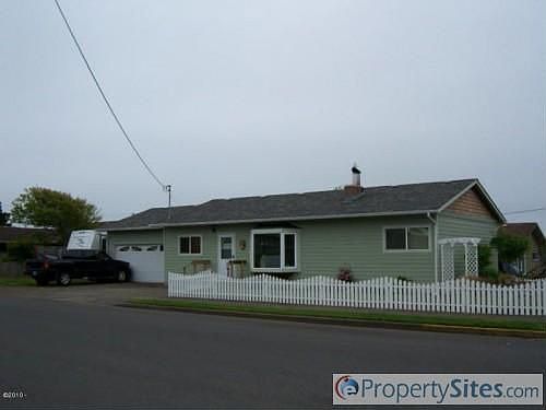 1st image of 431 NE Benton St