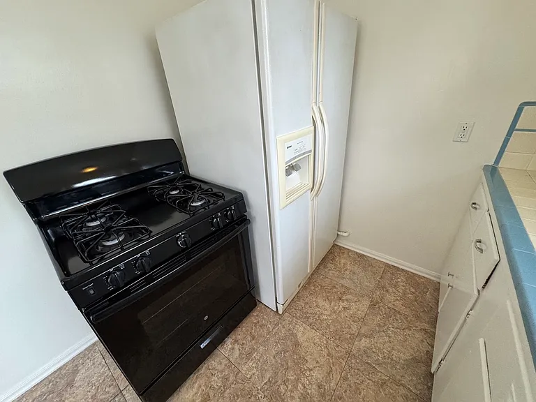 2014 N Parish Pl #2018 — Photo 18
