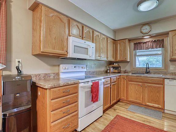 2nd image of 621 W Main STREET