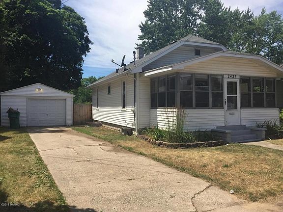 3rd image of 2423 Woodward Ave SW