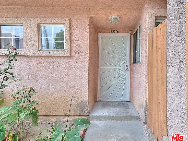13810 Funston Ave — Photo 2