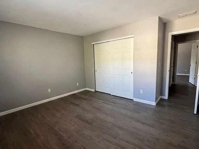42 Audrey Cir — Photo 8