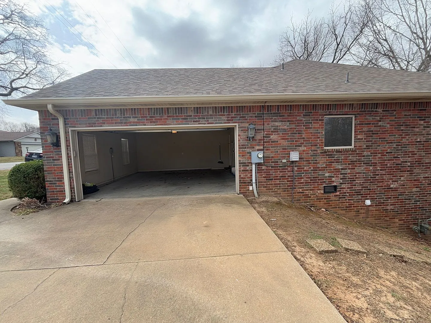 3 Bedroom, 2 Full Bath, 2-car attached garage home for Rent in Rogers AR — Photo 3