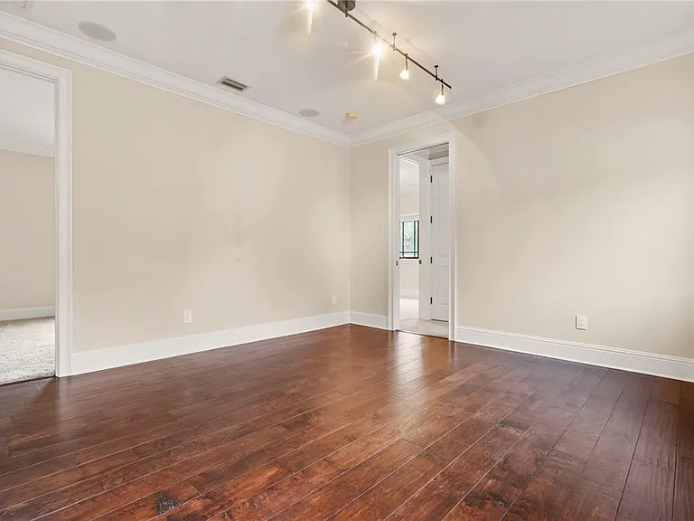 9841 Covent Garden Dr — Photo 33