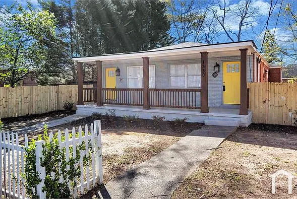 1328 Sharon St NW — Photo 16
