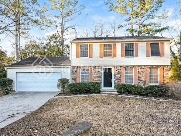 445 N Pond Trl, Roswell, GA 30076