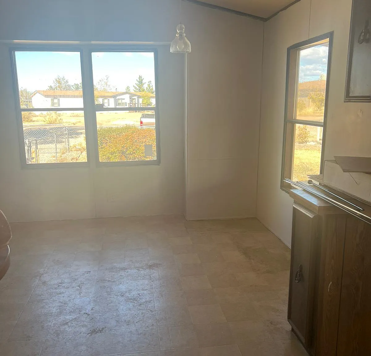 2 bed, 900 sqft, $900 — Photo 3