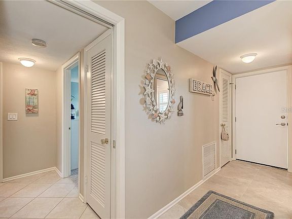 4th image of 1000 Tarpon Center Dr APT 102