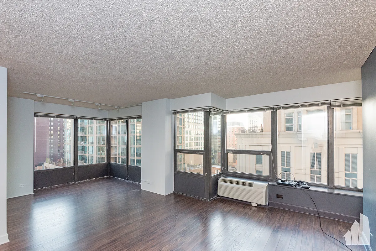 2 bed, 1.0 bath, 1000 sqft, $3,650 — Photo 2