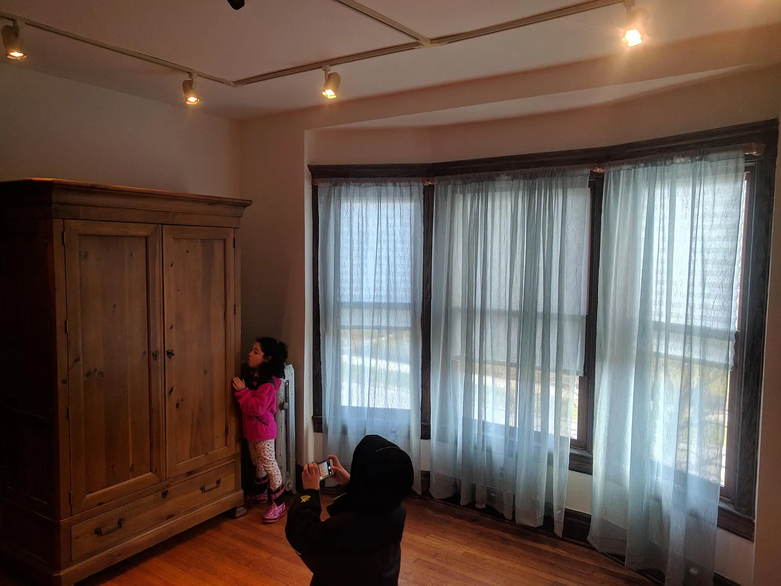 2 bed, 900 sqft, $1,600 — Photo 2