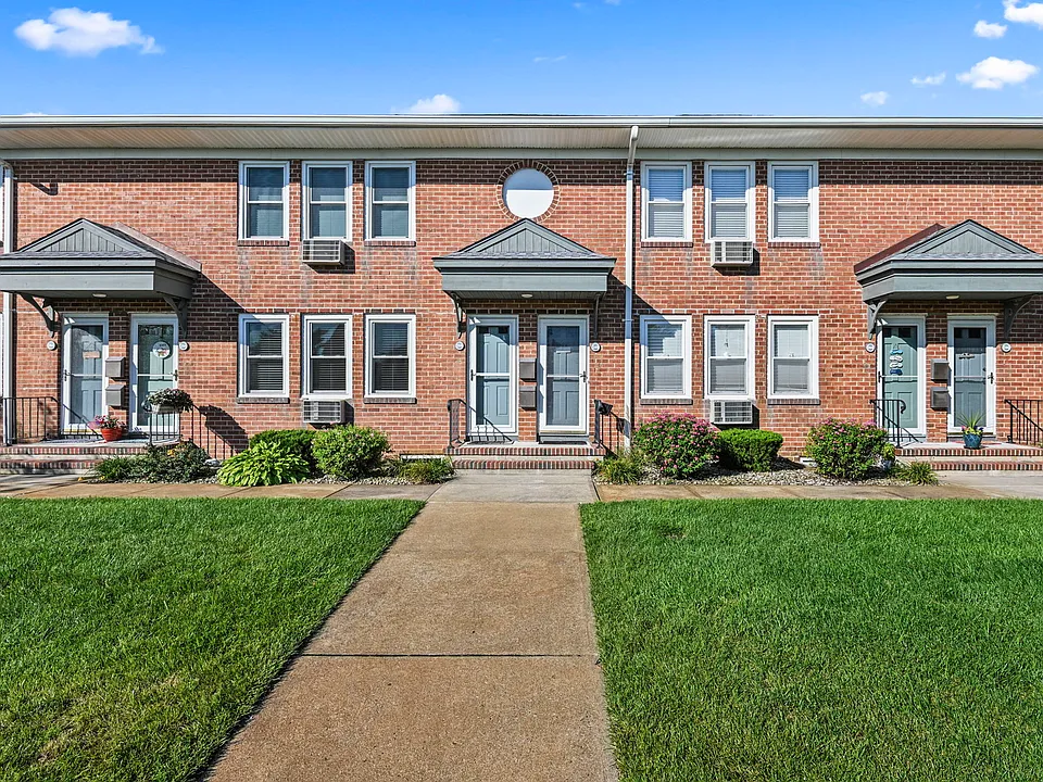 310 Maryland Ave #24-B