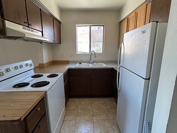 4th image of 2147 Enfield Cir APT C