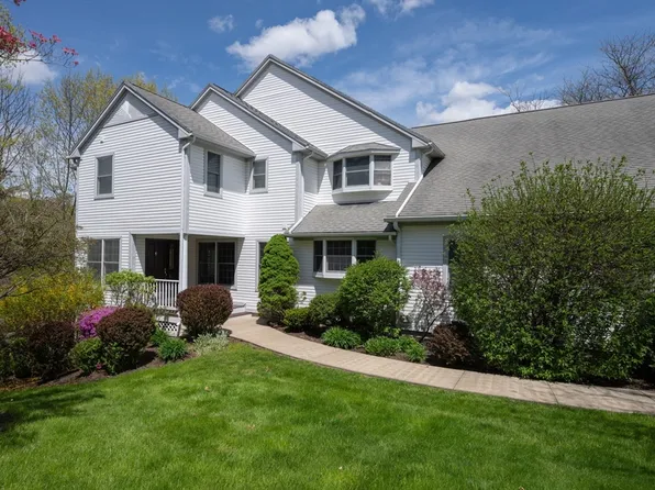 8 Promenade Way, South Hadley, MA 01075