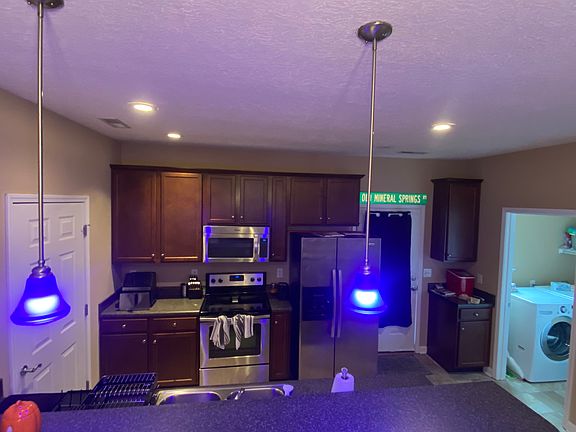 4th image of 1733 Aden Ln