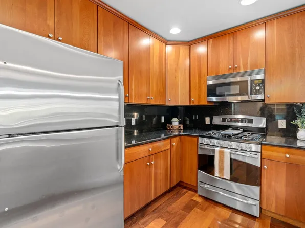 7400 River Road image 7 of 34