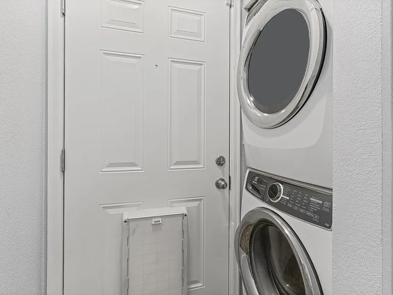 Stacked Washer / Dryer