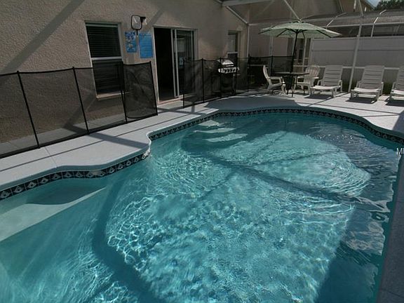 2nd image of 834 Bloomingdale Dr