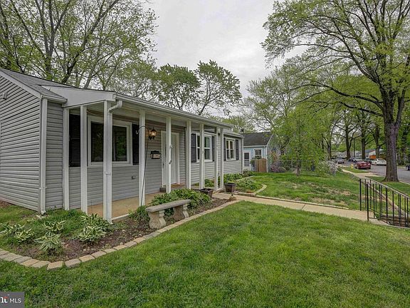 2nd image of 1706 Saunders Way