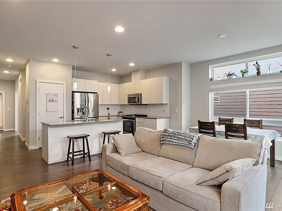 4th image of 172 Shy Bear Way NW