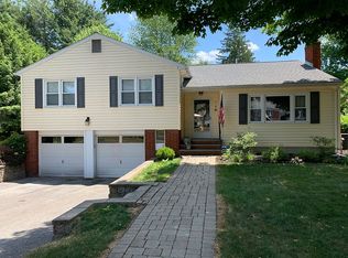 7 Kimball Rd, Poughkeepsie, NY 12601