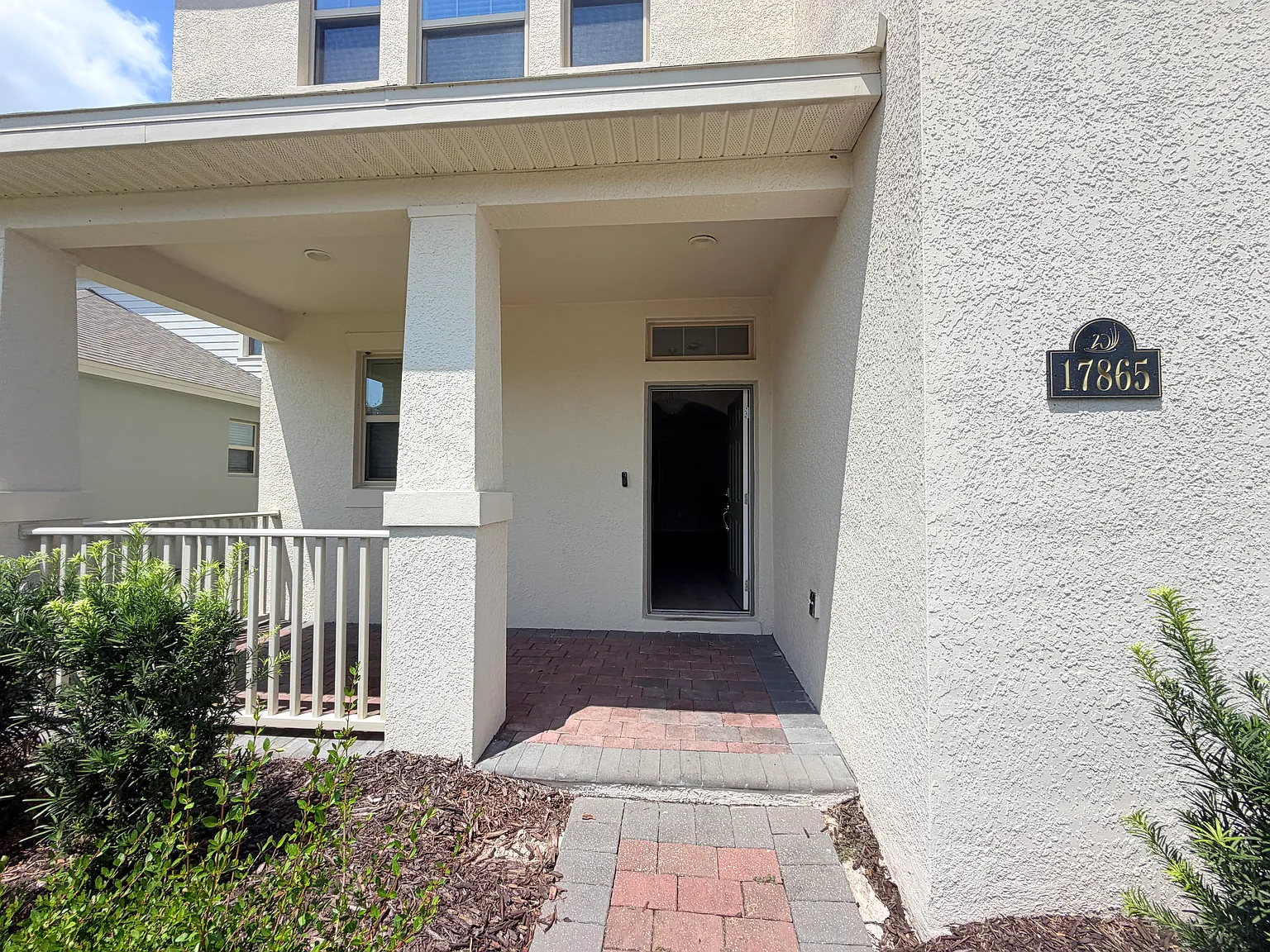 4 bed, 2484 sqft, $3,500 — Photo 3