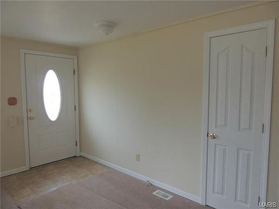 3rd image of 1025 Houston Ct