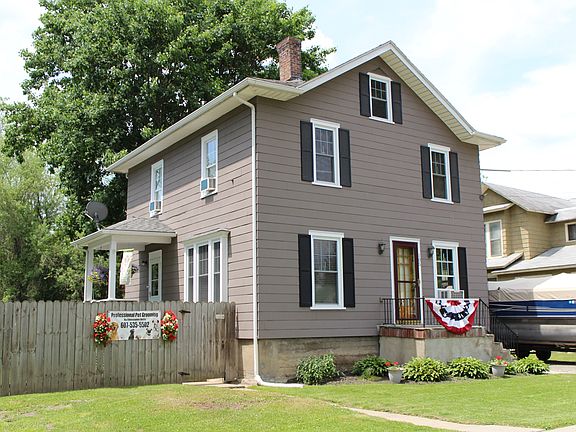 2nd image of 105 Clinton St