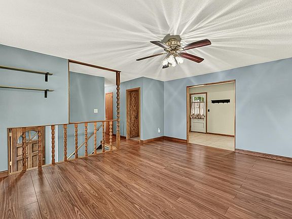 3rd image of 3935 Kahoun Ct SE