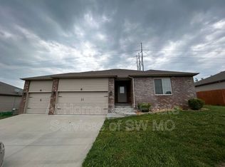 3042 N Oakland Ave, Springfield, MO 65803