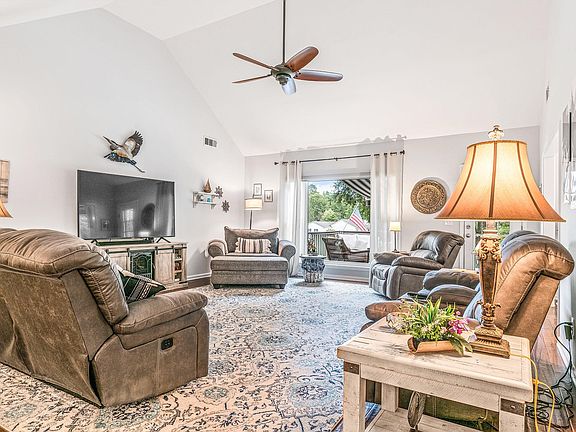 4th image of 117 Lullwater Ln