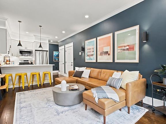 3rd image of 48 Chelsea St APT 1
