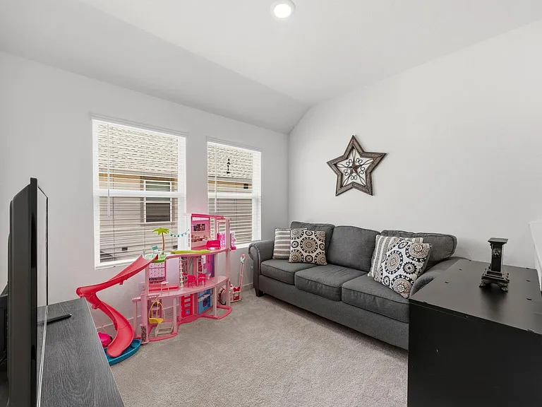21235 Doubtful Canyon Dr — Photo 15
