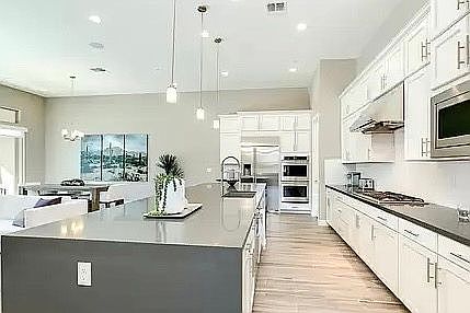 3rd image of 10469 E Summit Peak Way