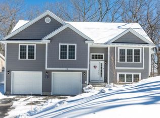 11 Woodcliffe Ave, Worcester, MA 01604